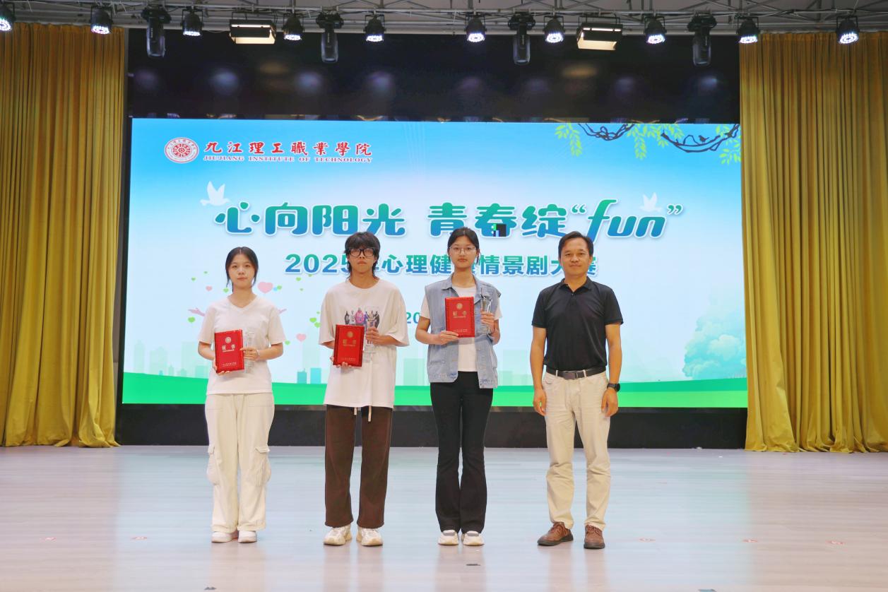 d3a3fd6c583c5bef60531fbfcb62a51